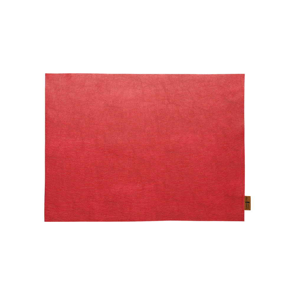 SARA Dækkeserviet - Rød læder look. 45x33 cm